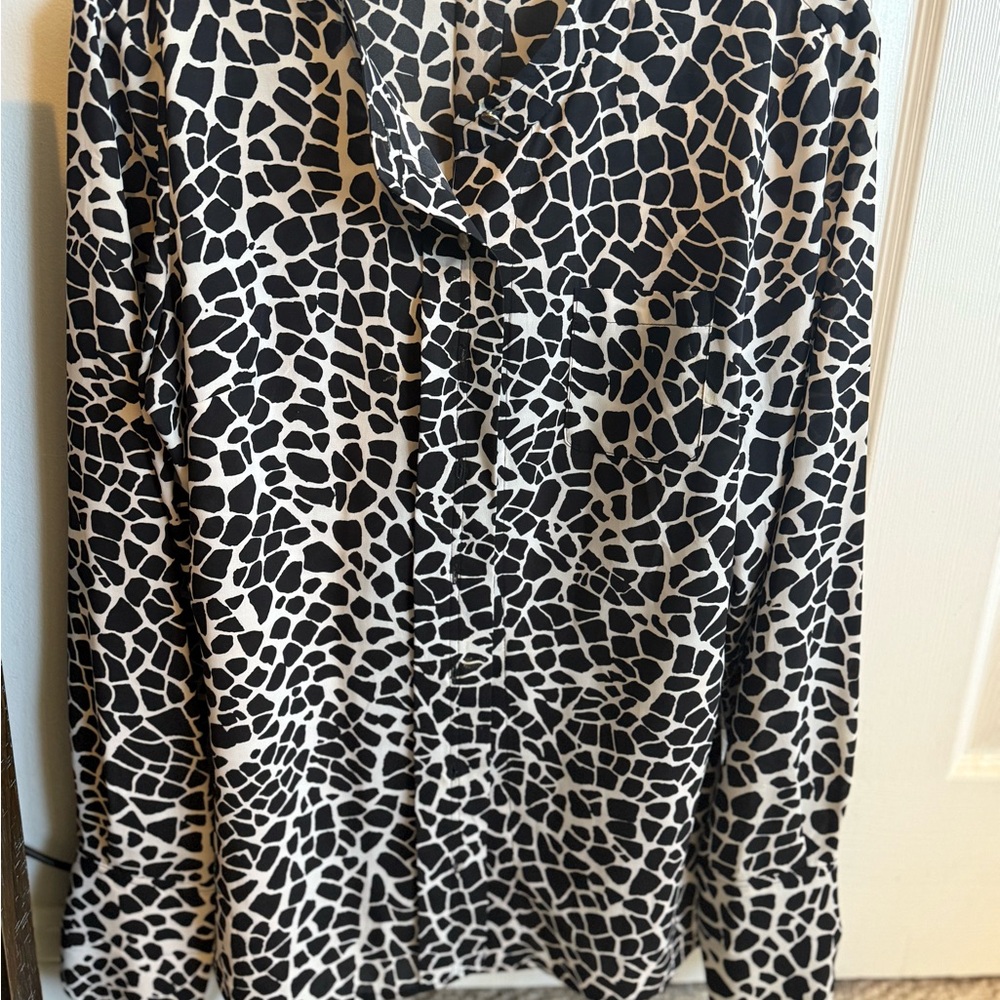 Calvin Klein Monochrome Giraffe Print Blouse